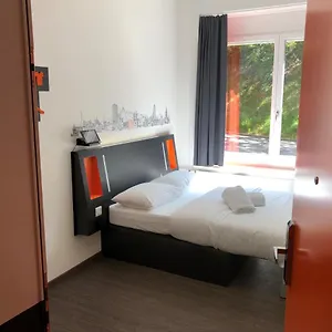 Easyhotel West Отель Цюрих